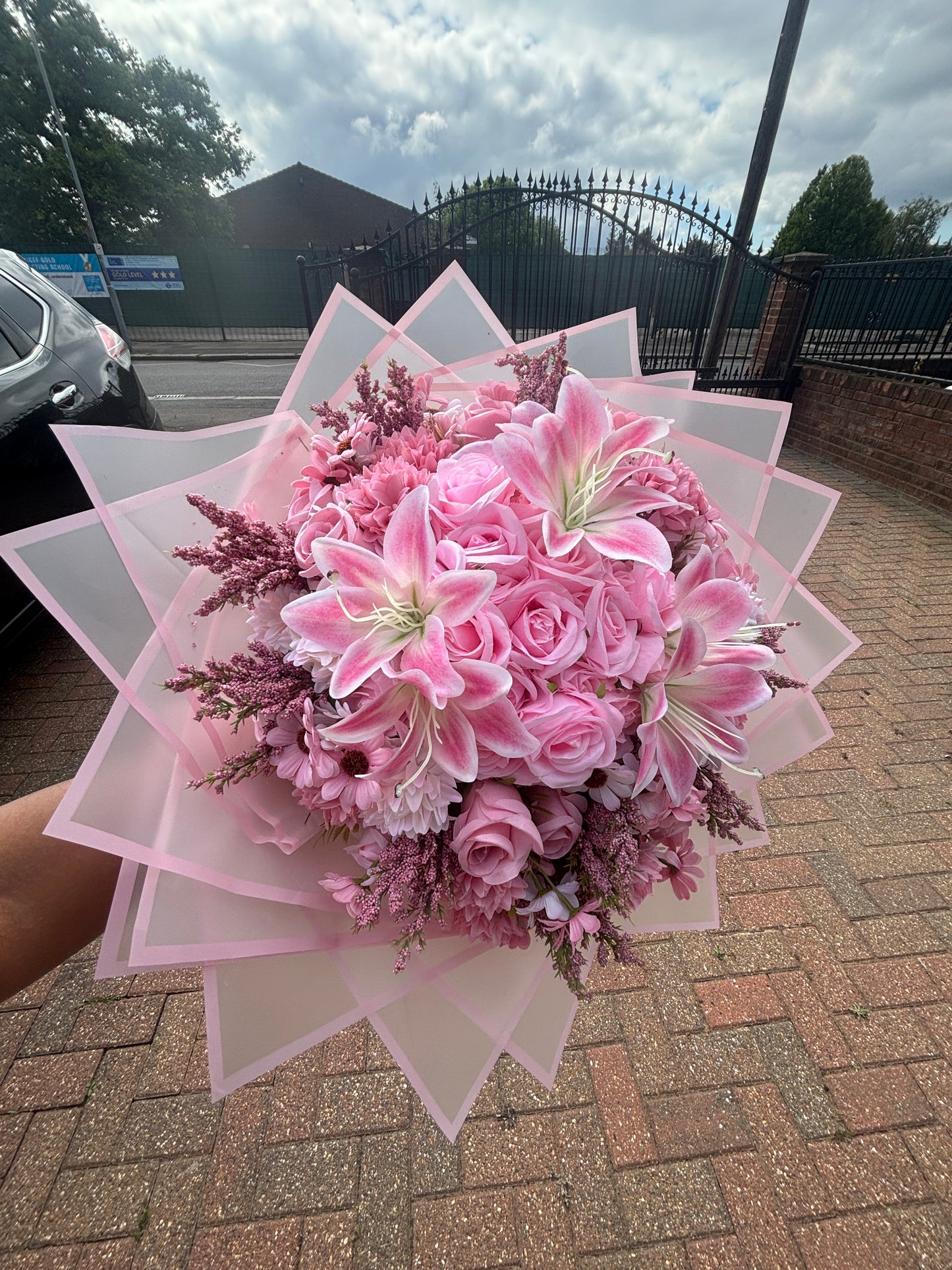 🌸 Barbie Luxe Forever Bouquet